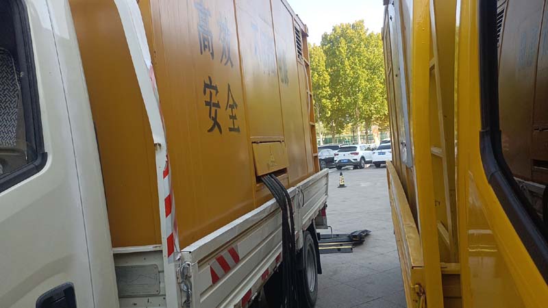 花垣如何判断柴油发电机组和UPS电源的切换时间是否符合要求？